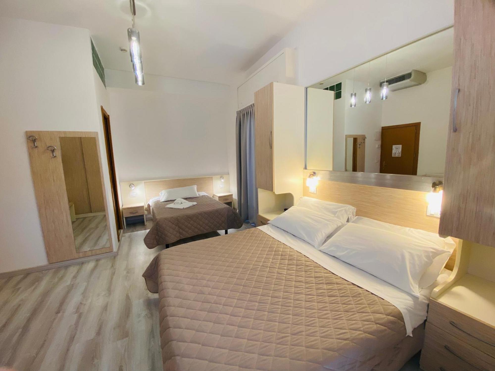 Hotel Butterfly Rimini Eksteriør bilde